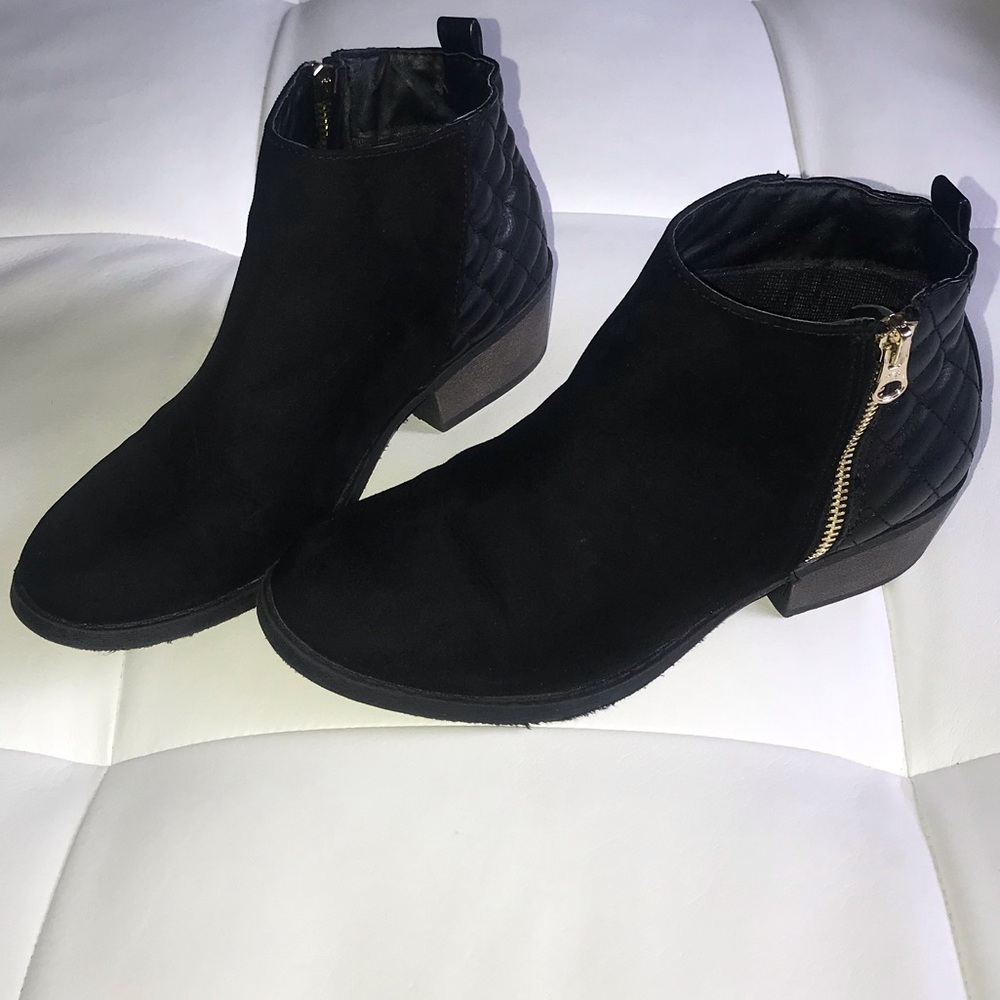 Steve Madden Girls Black Velvet & Faux Leather Ankle Boots - Size 4 -Gold Zipper